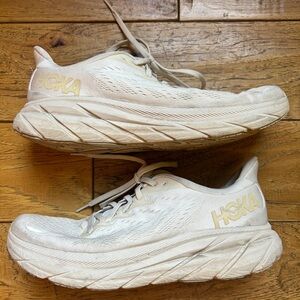 Hoka Clifton 8 Cream Running Shoes